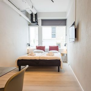 Kleine Kamer met een King Size Bed